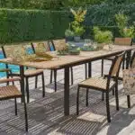 decouvrez-lastuce-inedite-de-jardiland-pour-amenager-votre-terrasse-avec-une-table-de-jardin-resistante-et-elegante