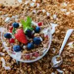 granola-healthy-maison-la-recette-inratable-pour-un-petit-dejeuner-equilibre-et-gourmand