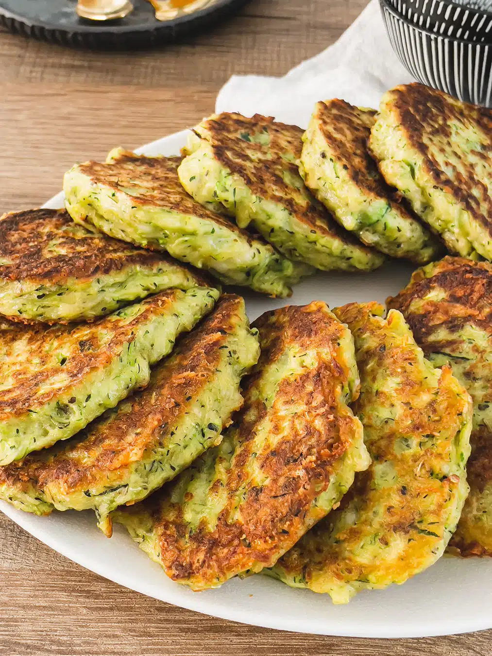 les-galettes-de-courgettes-healthy-une-maniere-delicieuse-et-nutritive-de-savourer-les-legumes