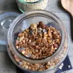 recette-de-granola-maison-au-chocolat-une-option-saine-et-delicieuse-pour-le-petit-dejeuner